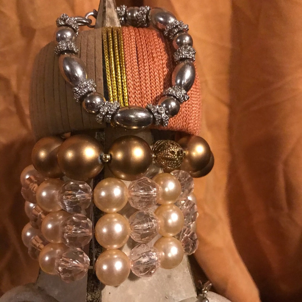Bracelets - Picture 4 of 5